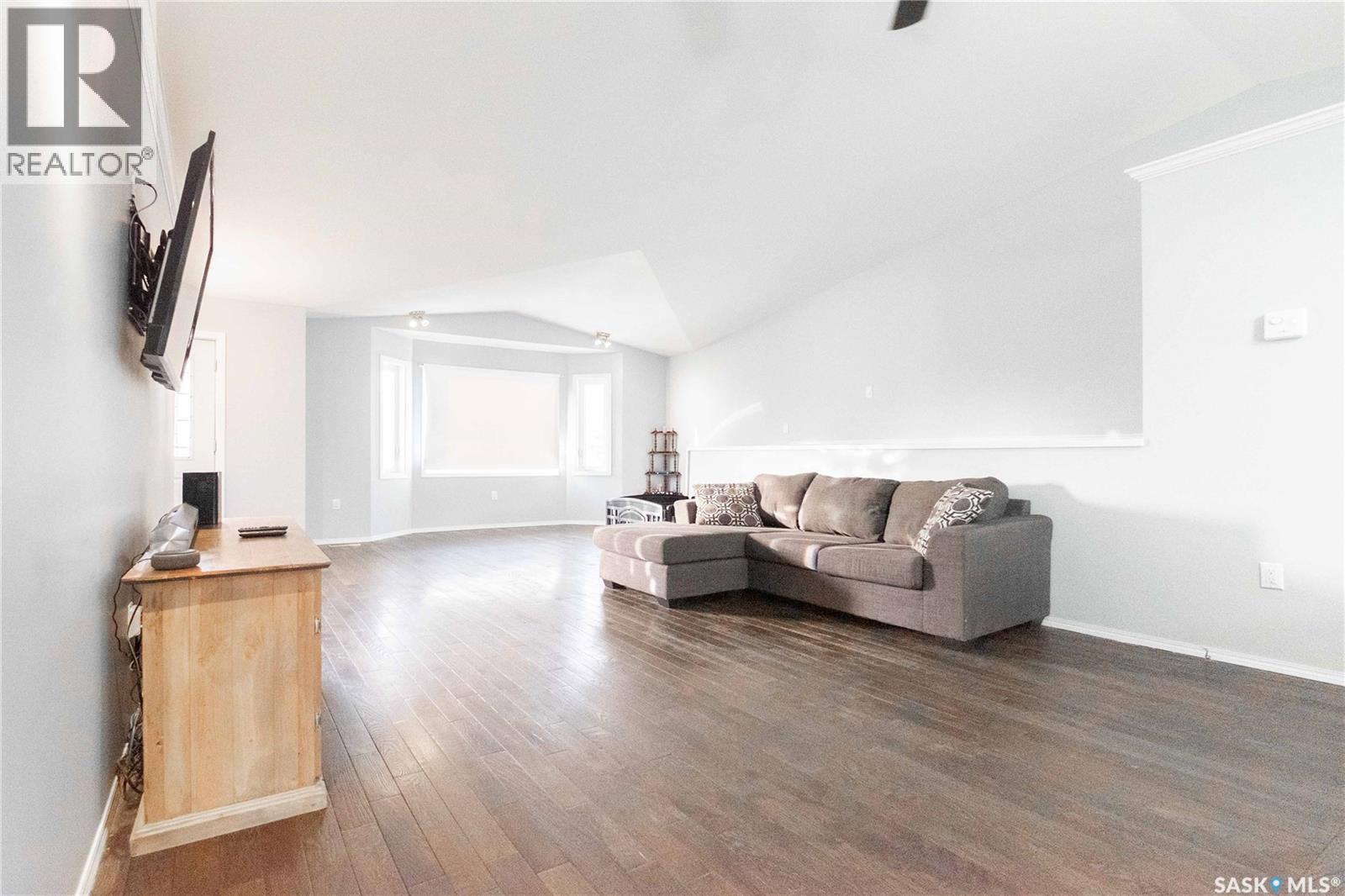 143 6th Street, Pilot Butte, Saskatchewan  S0G 3Z0 - Photo 11 - SK025678