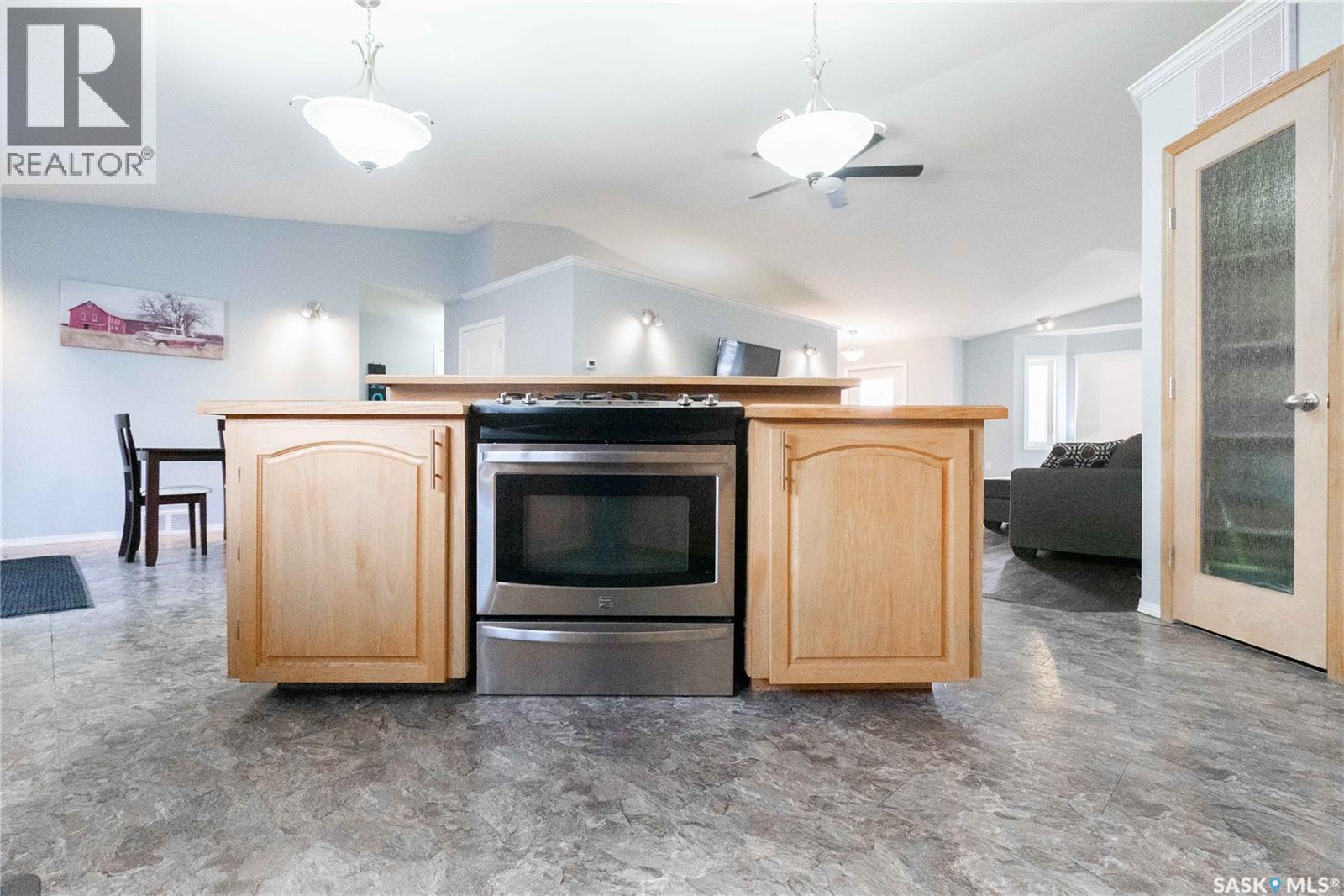 143 6th Street, Pilot Butte, Saskatchewan  S0G 3Z0 - Photo 15 - SK025678