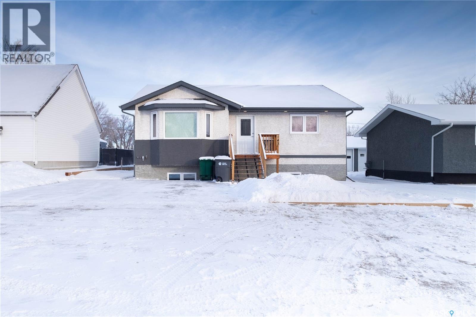 143 6th Street, Pilot Butte, Saskatchewan  S0G 3Z0 - Photo 2 - SK025678