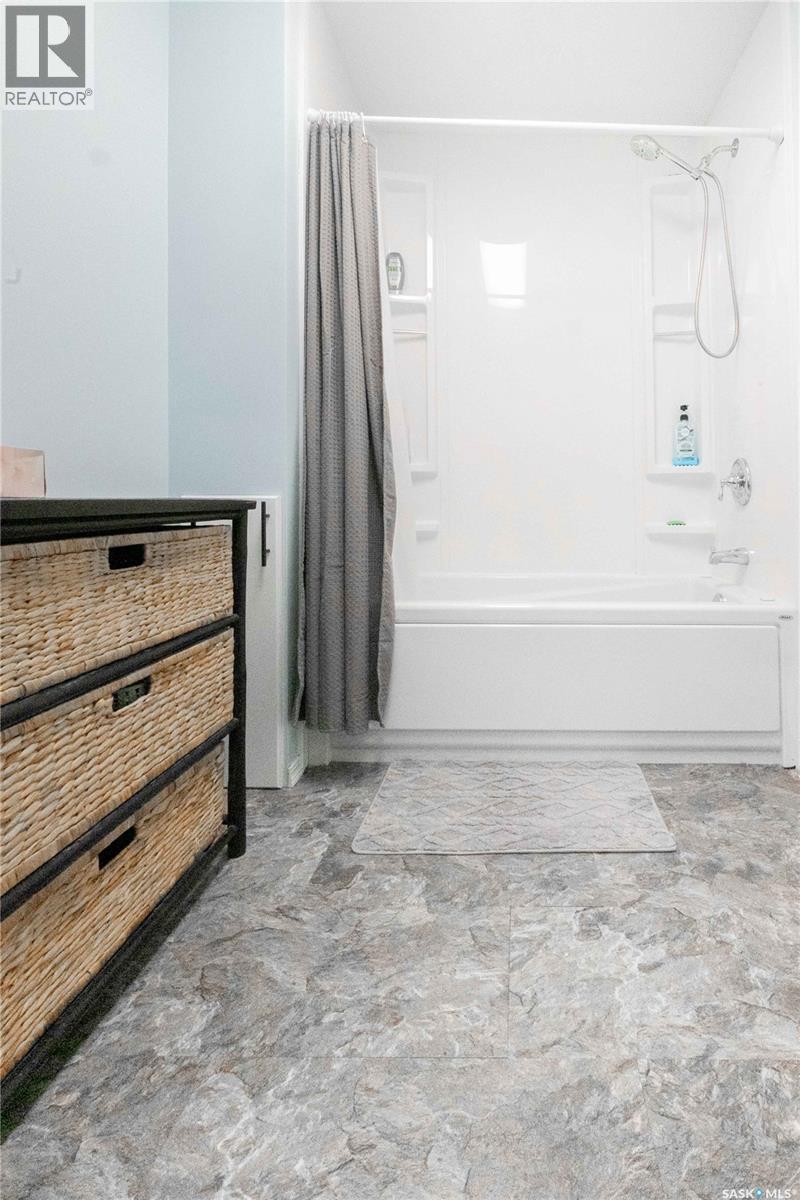 143 6th Street, Pilot Butte, Saskatchewan  S0G 3Z0 - Photo 22 - SK025678