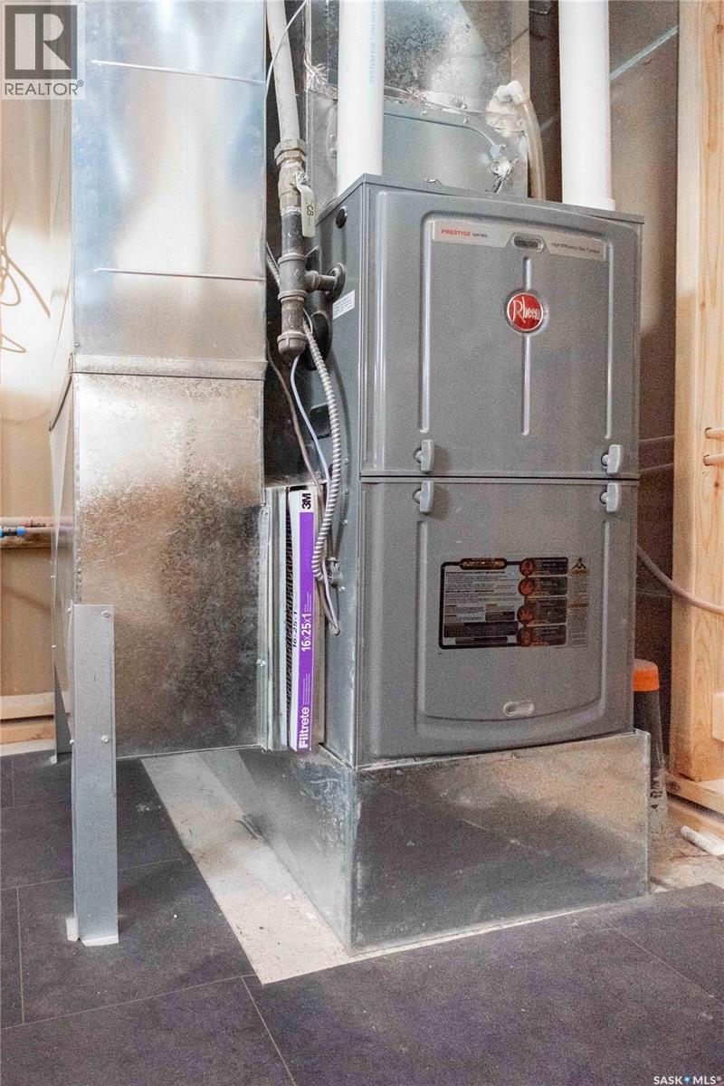 143 6th Street, Pilot Butte, Saskatchewan  S0G 3Z0 - Photo 34 - SK025678