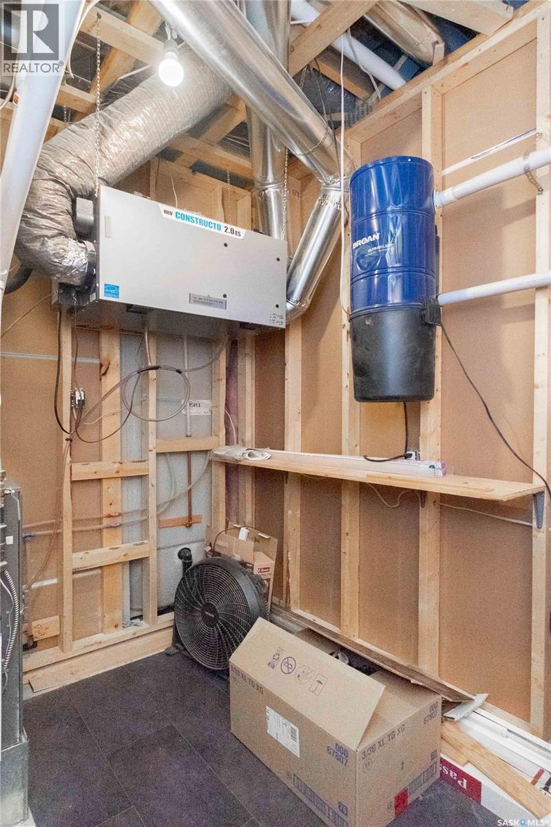 143 6th Street, Pilot Butte, Saskatchewan  S0G 3Z0 - Photo 35 - SK025678