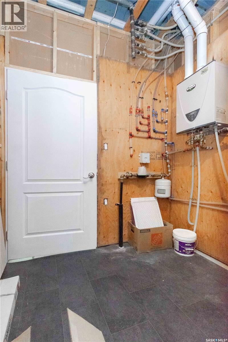 143 6th Street, Pilot Butte, Saskatchewan  S0G 3Z0 - Photo 36 - SK025678