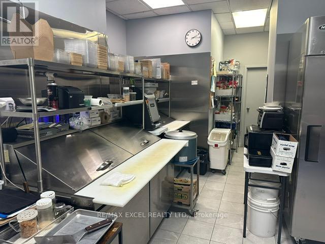 755b Dundas Street W, Toronto, Ontario  M6J 1T9 - Photo 5 - C12637852