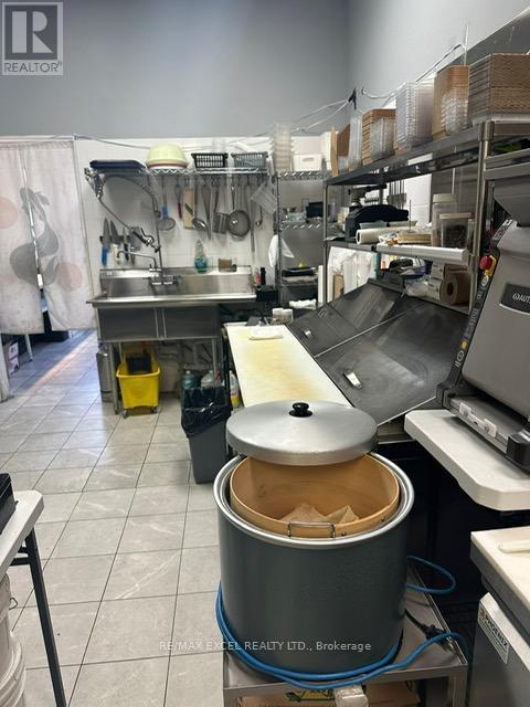 755b Dundas Street W, Toronto, Ontario  M6J 1T9 - Photo 7 - C12637852