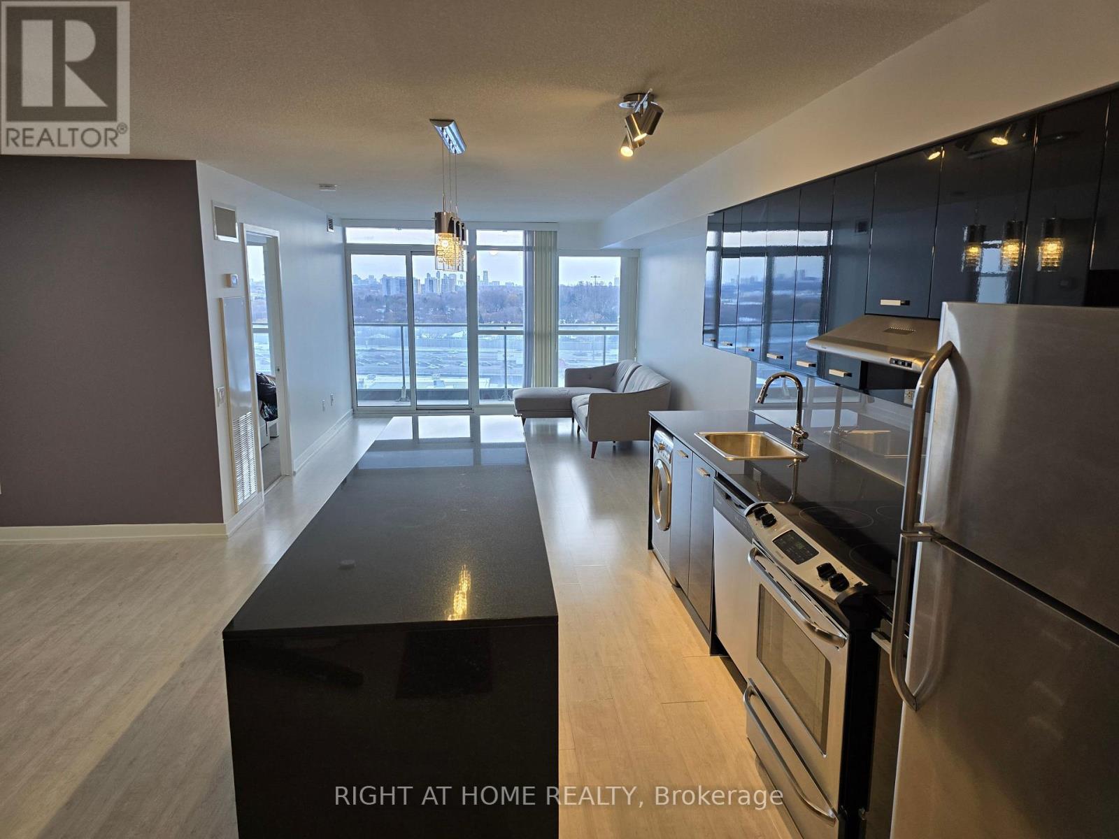 1602 - 19 Singer Court, Toronto, Ontario  M2K 0B2 - Photo 3 - C12637854