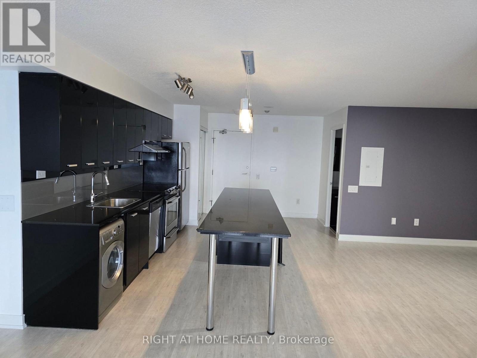 1602 - 19 Singer Court, Toronto, Ontario  M2K 0B2 - Photo 7 - C12637854