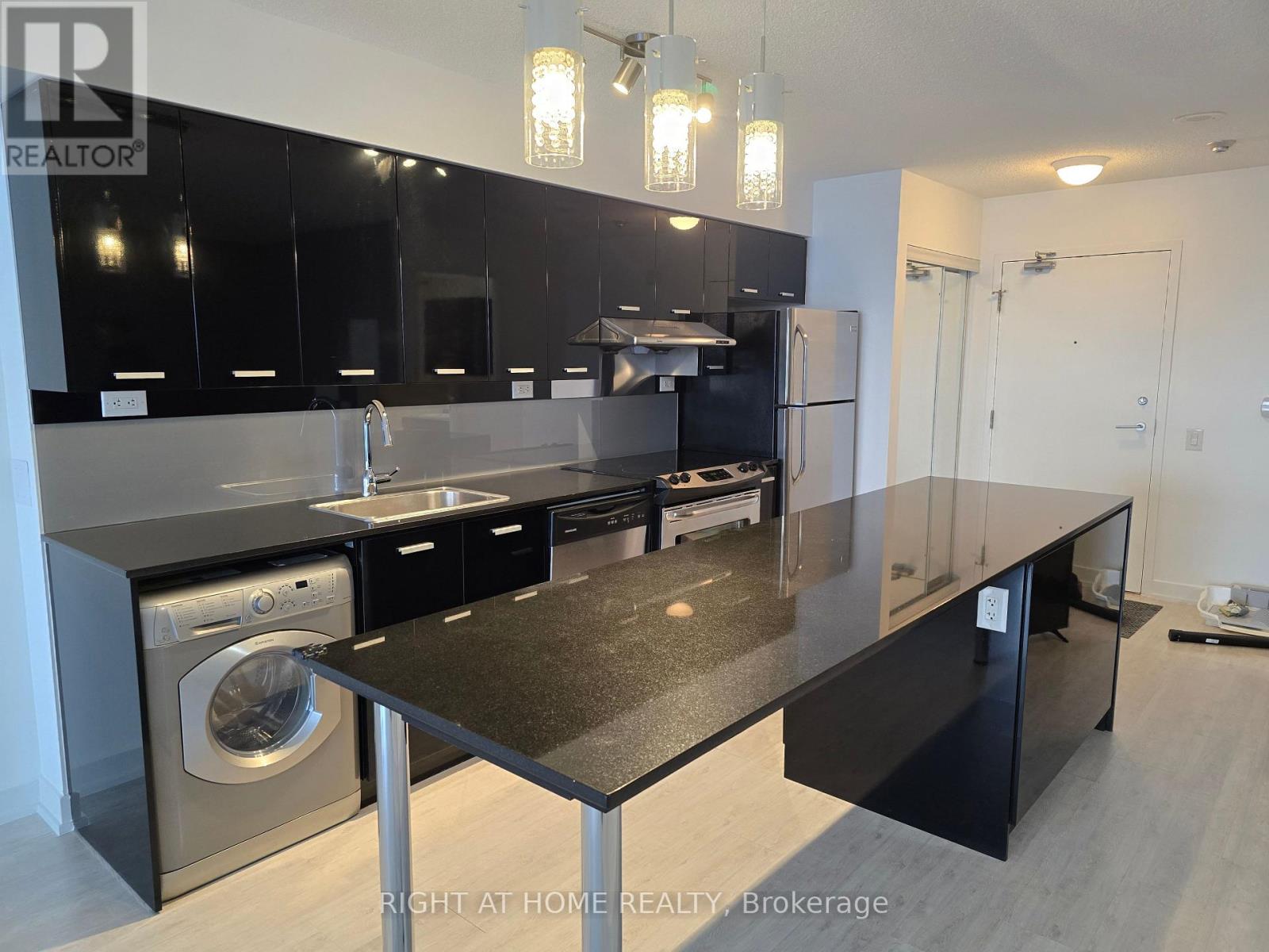 1602 - 19 Singer Court, Toronto, Ontario  M2K 0B2 - Photo 8 - C12637854