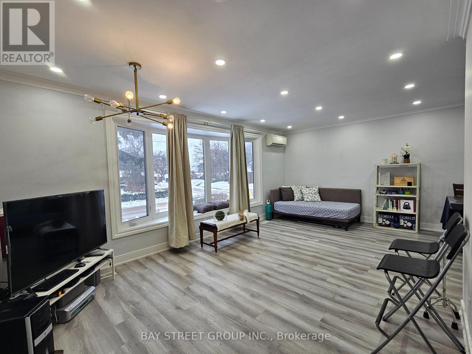 46 Lowcrest Boulevard, Toronto, Ontario  M1T 1K5 - Photo 2 - E12637868