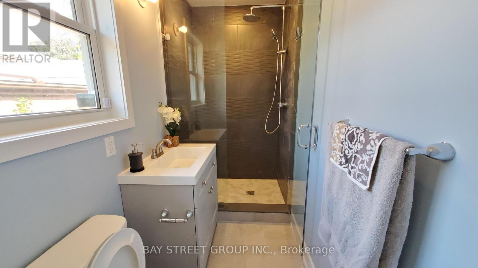 46 Lowcrest Boulevard, Toronto, Ontario  M1T 1K5 - Photo 6 - E12637868