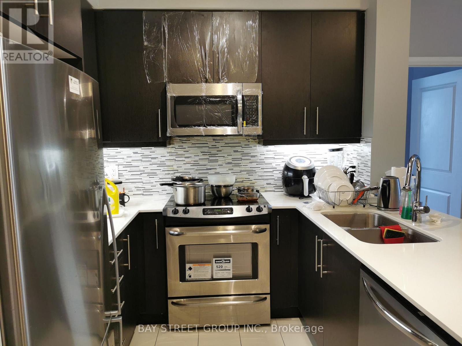 1002 - 55 Oneida Crescent, Richmond Hill, Ontario  L4B 0E8 - Photo 8 - N12637878