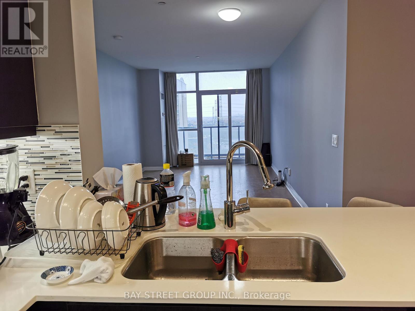 1002 - 55 Oneida Crescent, Richmond Hill, Ontario  L4B 0E8 - Photo 9 - N12637878