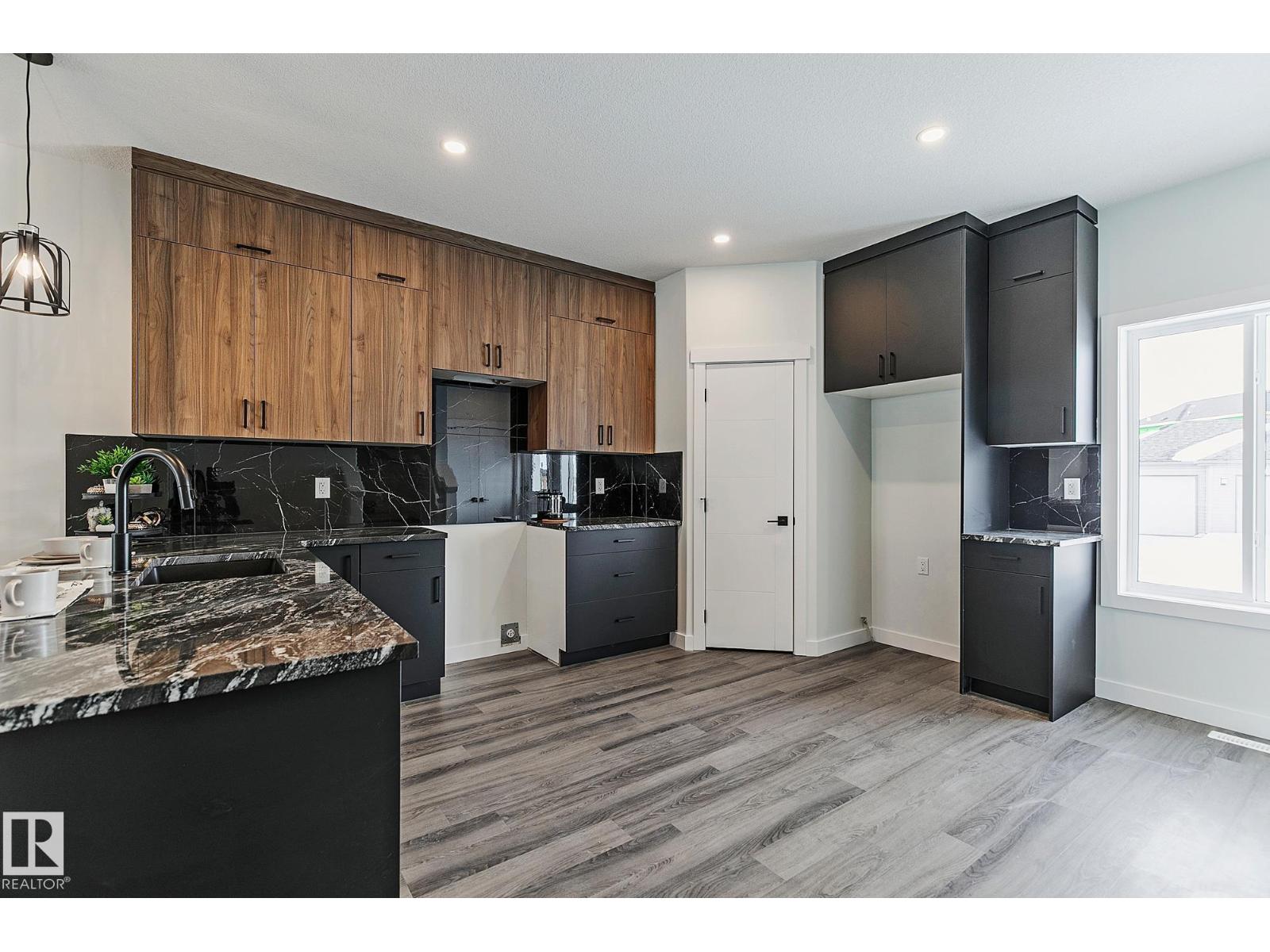 9831 107a Avenue, Morinville, Alberta  T8R 2P1 - Photo 10 - E4468266