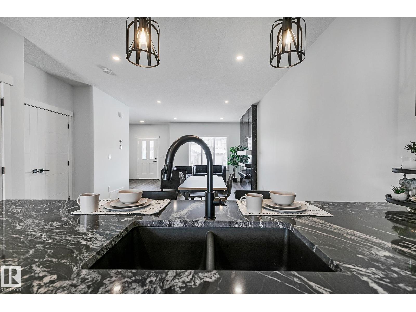 9831 107a Avenue, Morinville, Alberta  T8R 2P1 - Photo 11 - E4468266