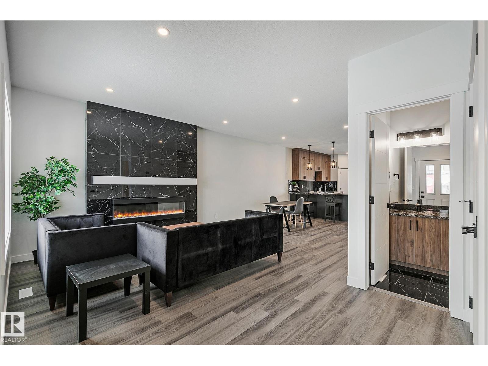 9831 107a Avenue, Morinville, Alberta  T8R 2P1 - Photo 3 - E4468266