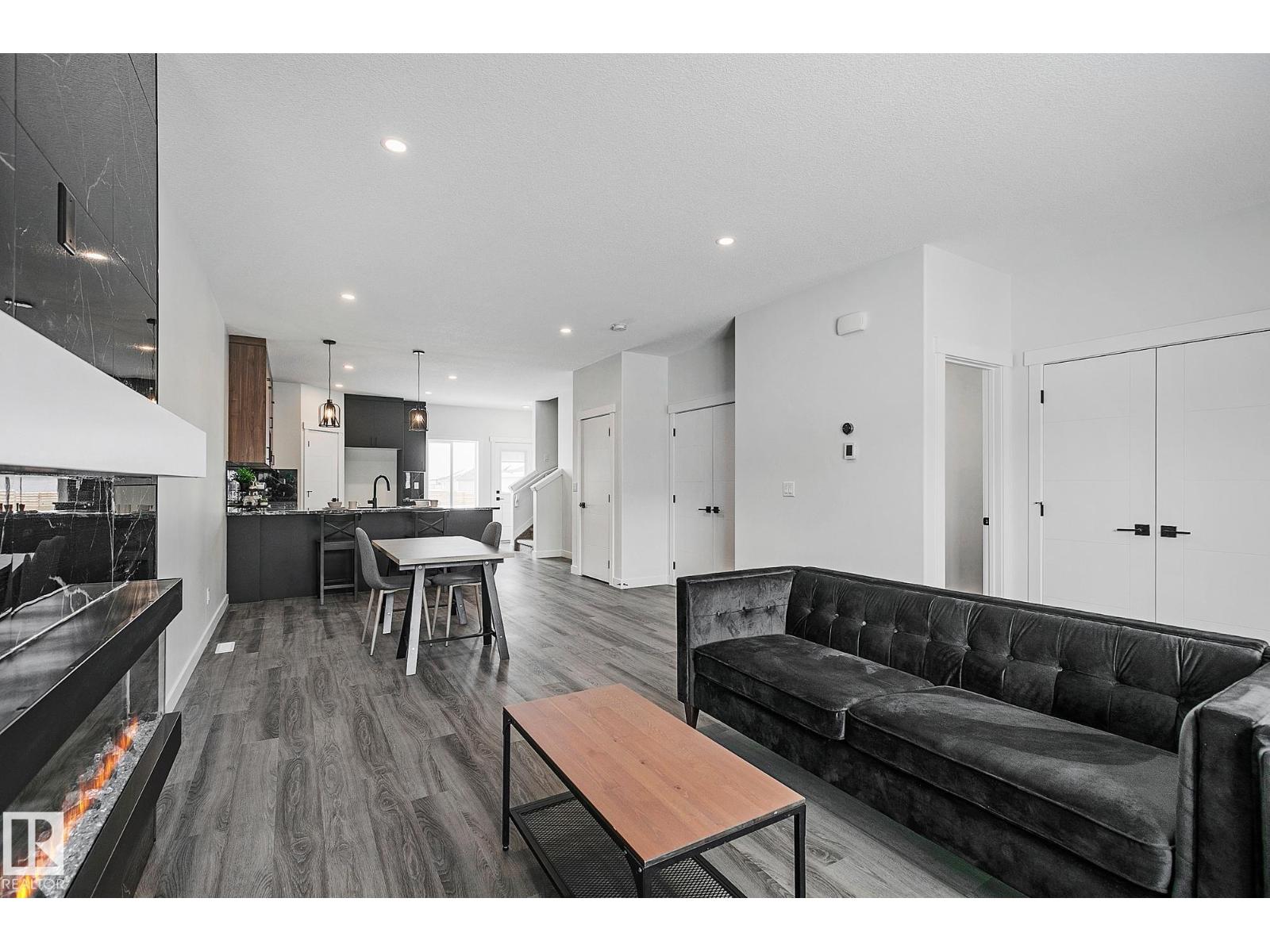 9831 107a Avenue, Morinville, Alberta  T8R 2P1 - Photo 4 - E4468266