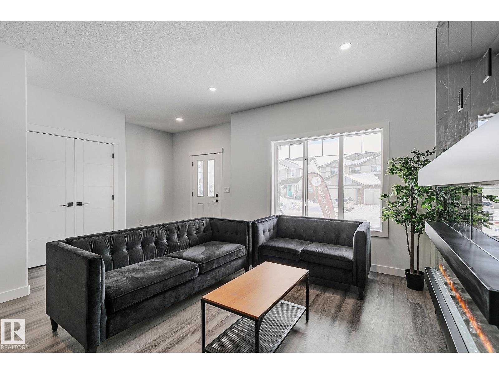 9831 107a Avenue, Morinville, Alberta  T8R 2P1 - Photo 7 - E4468266