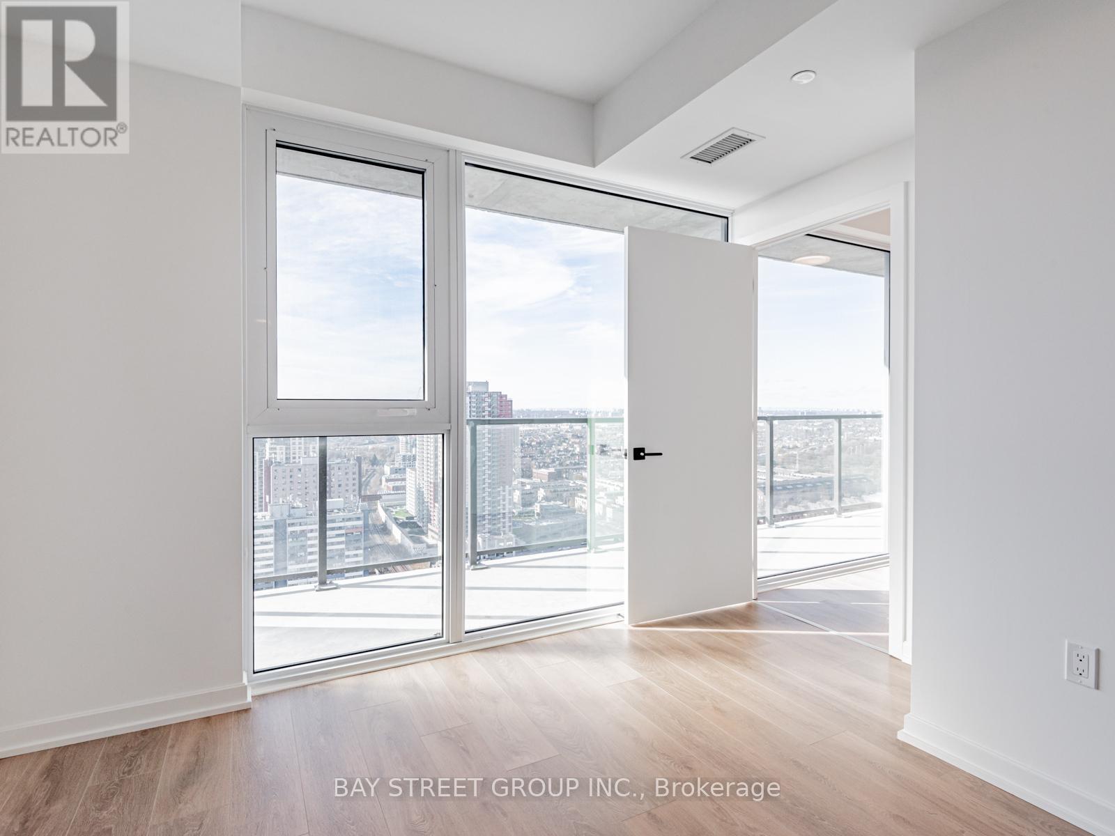 2703 - 1285 Dupont Street, Toronto, Ontario  M6H 0E3 - Photo 10 - W12637844