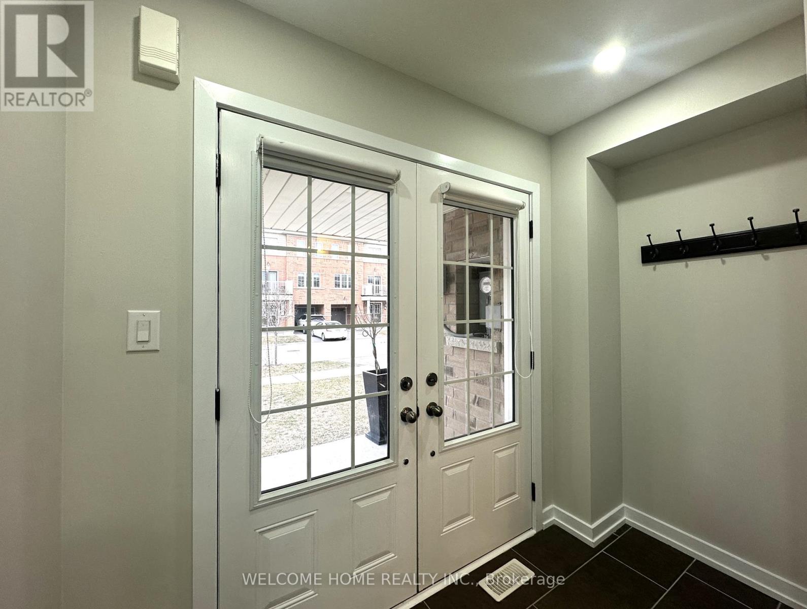 112 Golden Springs Drive, Brampton, Ontario  L7A 4N7 - Photo 19 - W12637864