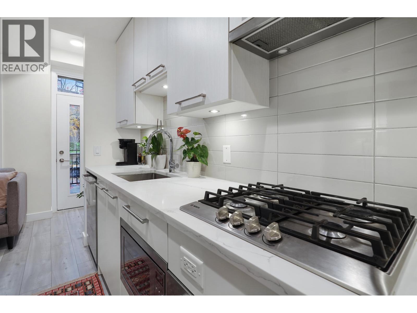 124 2035 Glenaire Drive, North Vancouver, British Columbia  V7P 1Y2 - Photo 8 - R3071447