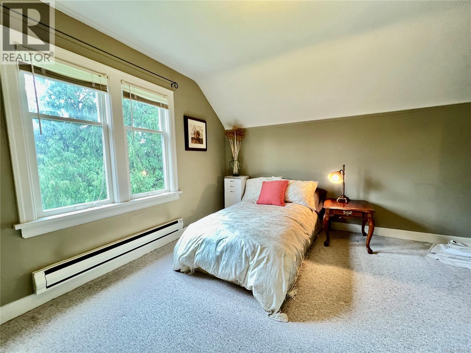 3681 Elliston St, Saanich, British Columbia  V8X 1R9 - Photo 17 - 1022014