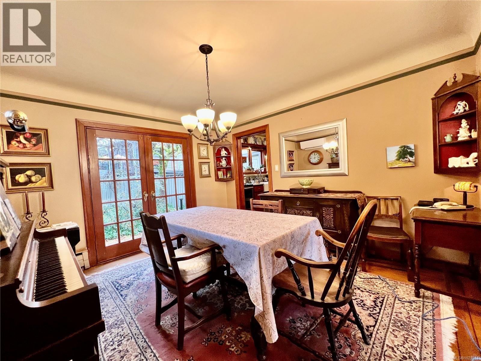 3681 Elliston St, Saanich, British Columbia  V8X 1R9 - Photo 13 - 1022014