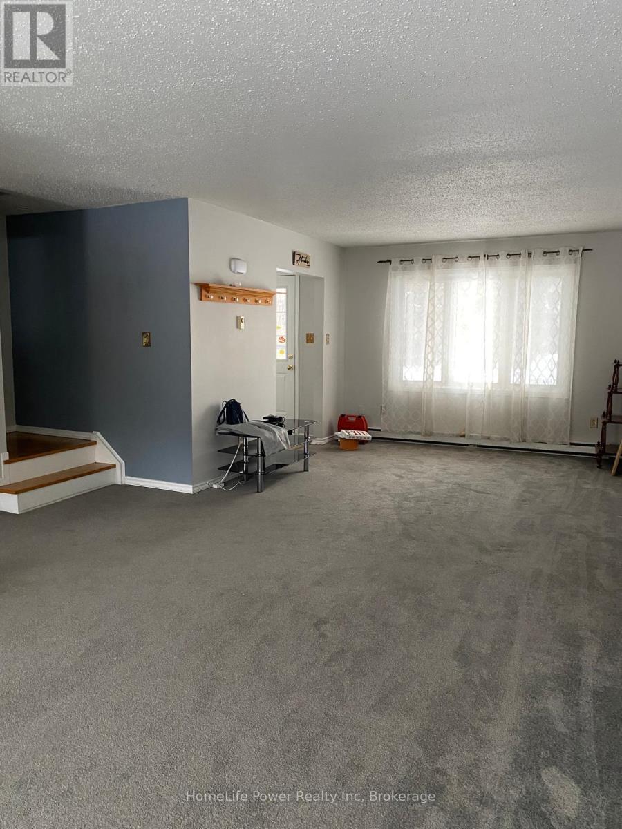 F - 653 Albert Street, Waterloo, Ontario  N2L 3V5 - Photo 2 - X12608424