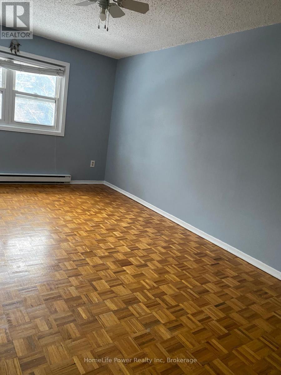 F - 653 Albert Street, Waterloo, Ontario  N2L 3V5 - Photo 5 - X12608424