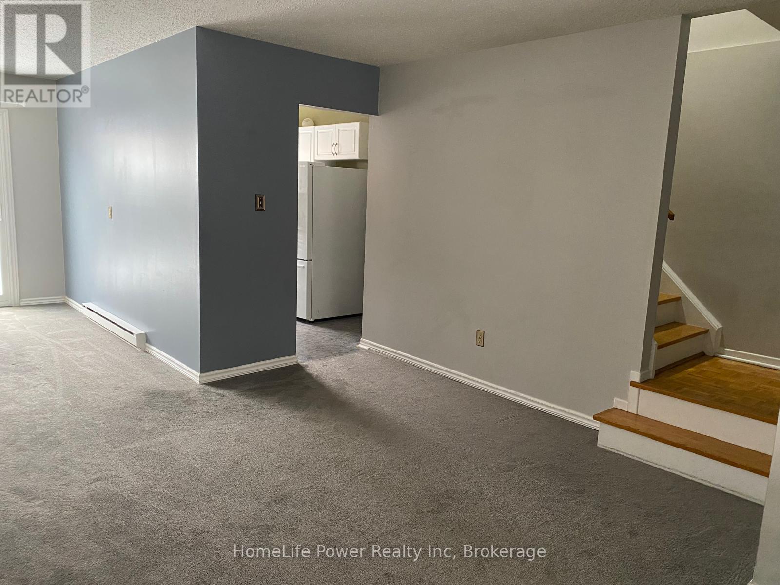 F - 653 Albert Street, Waterloo, Ontario  N2L 3V5 - Photo 4 - X12608424