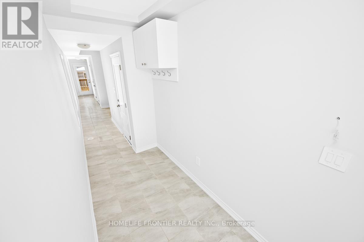 8 - 5979 Saigon Street, Mississauga, Ontario  L5V 0E9 - Photo 2 - W12632016