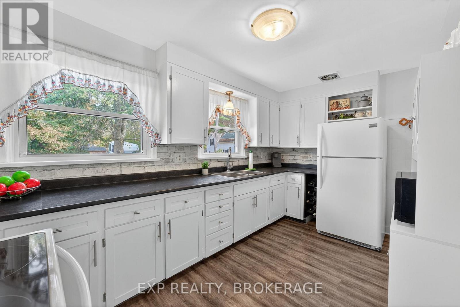 212 Robinson Street, Greater Napanee, Ontario  K7R 2S7 - Photo 6 - X12637942