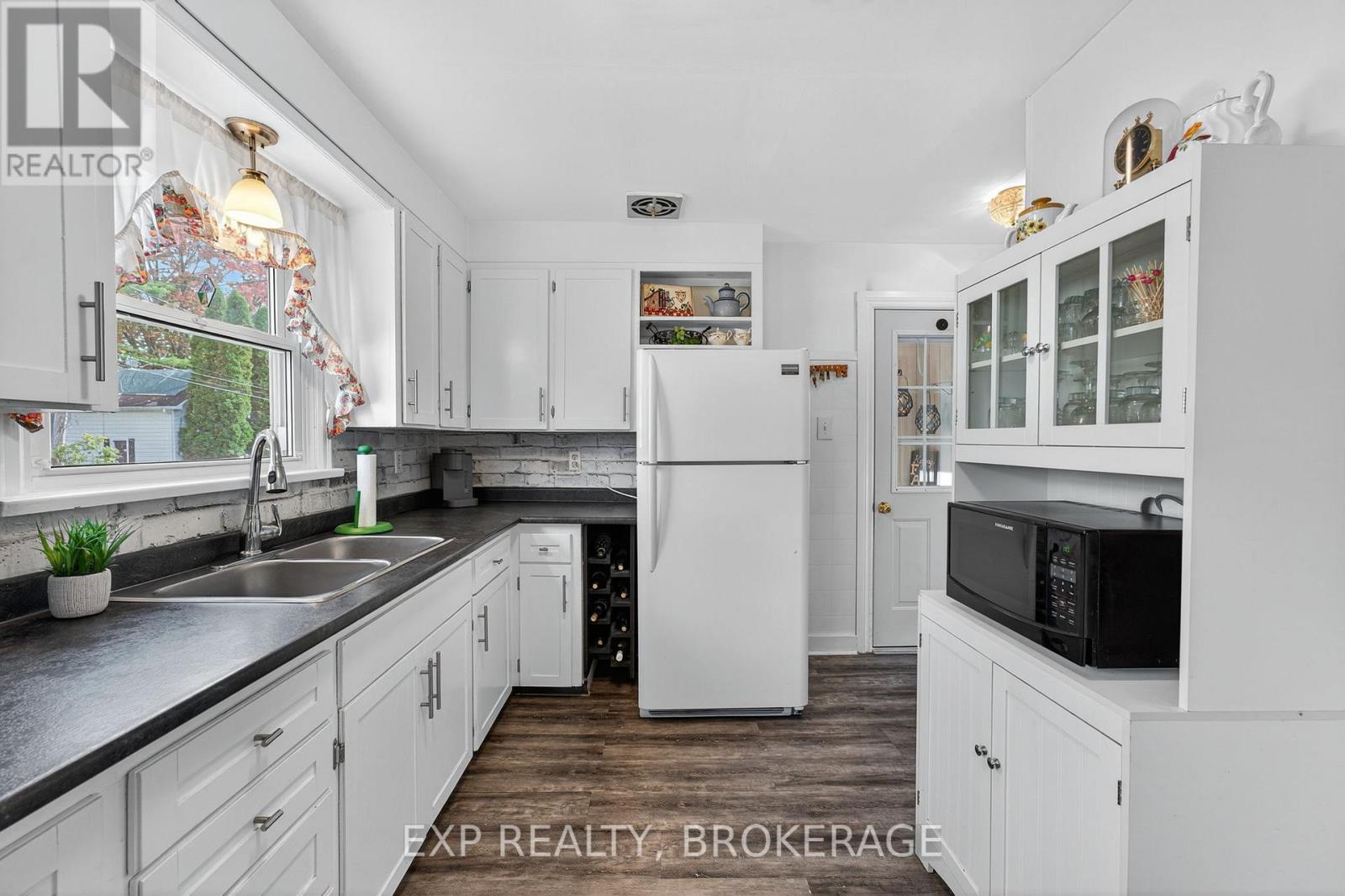 212 Robinson Street, Greater Napanee, Ontario  K7R 2S7 - Photo 8 - X12637942