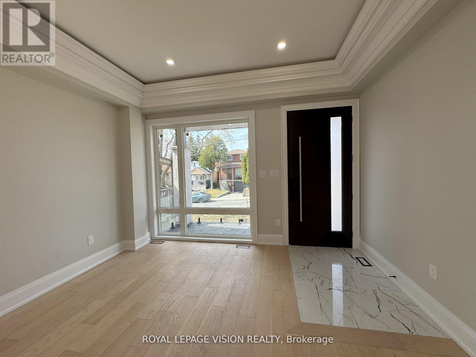 47 Lillington Avenue, Toronto (Birchcliffe-Cliffside), Ontario  M1N 3K4 - Photo 3 - E12637894