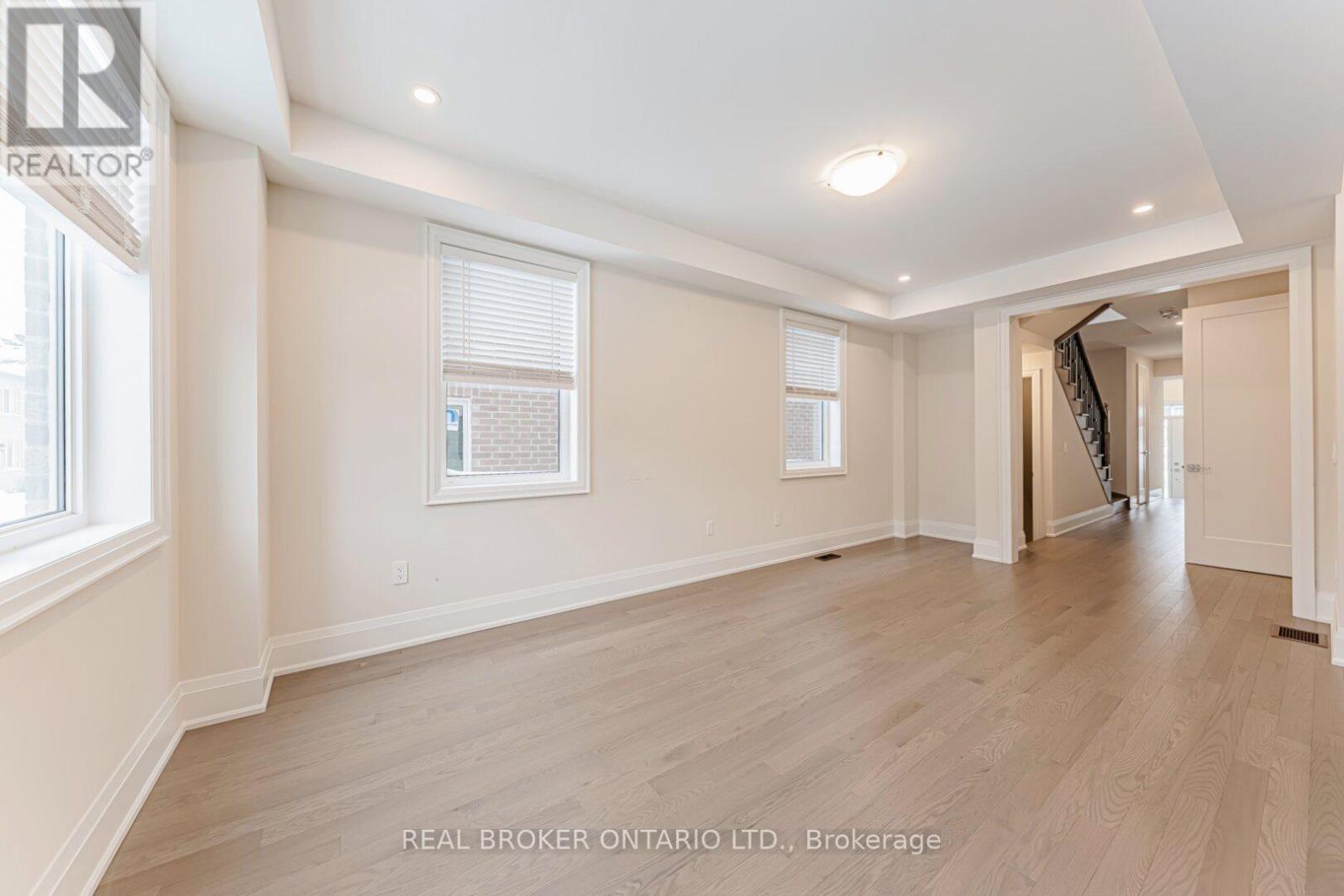 30 Mace Avenue, Richmond Hill, Ontario  L4E 1K9 - Photo 8 - N12637892