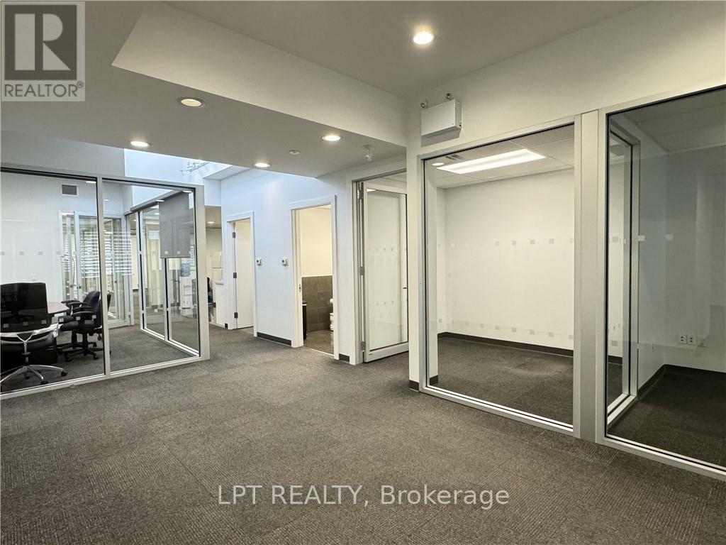 Main - 57 Collier Street, Barrie (City Centre), Ontario L4M 1G7 - Photo 12 - S12637916