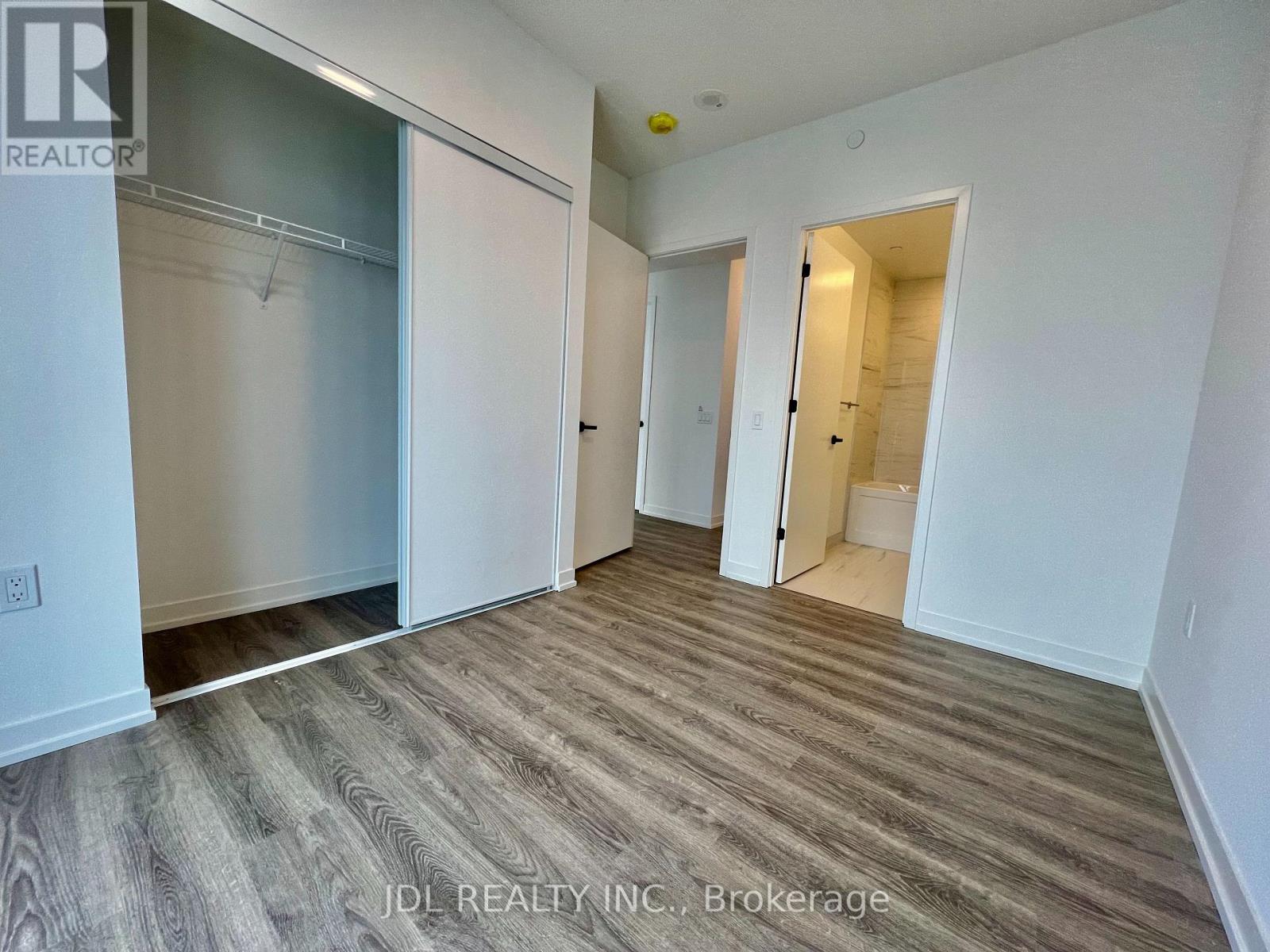 4709 - 8 Interchange Way, Vaughan, Ontario  L4K 5Z7 - Photo 13 - N12637938