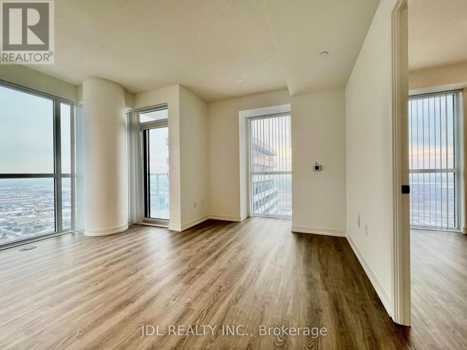 4709 - 8 Interchange Way, Vaughan, Ontario  L4K 5Z7 - Photo 6 - N12637938