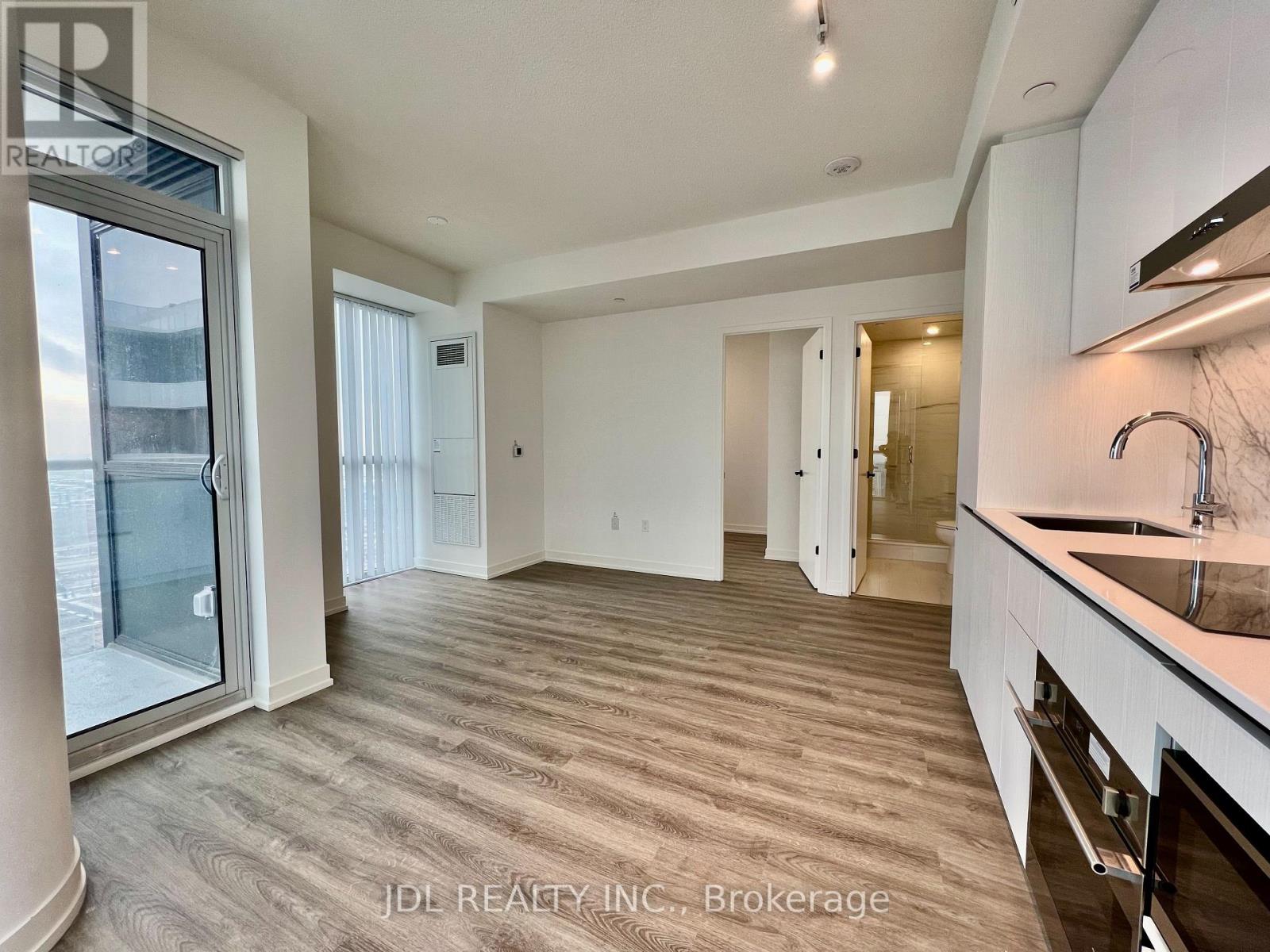 4709 - 8 Interchange Way, Vaughan, Ontario  L4K 5Z7 - Photo 8 - N12637938