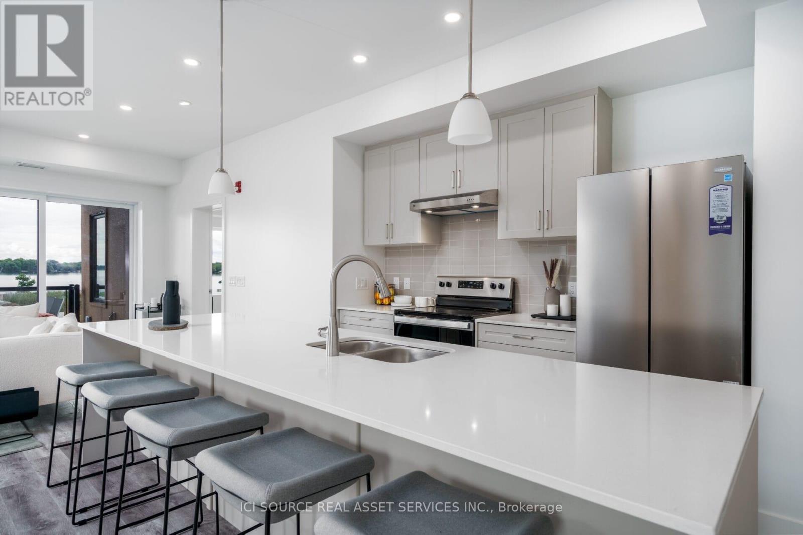 208 - 19b West Street N, Kawartha Lakes (Fenelon Falls), Ontario  K0M 1N0 - Photo 2 - X12637936