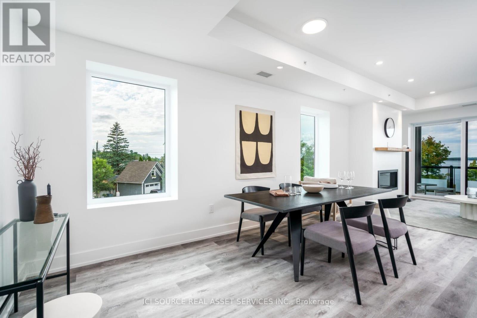 208 - 19b West Street N, Kawartha Lakes (Fenelon Falls), Ontario  K0M 1N0 - Photo 3 - X12637936