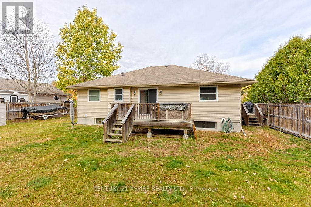 206 Oriole Crescent, Petawawa, Ontario K8H 0A9 - Photo 10 - X12637958