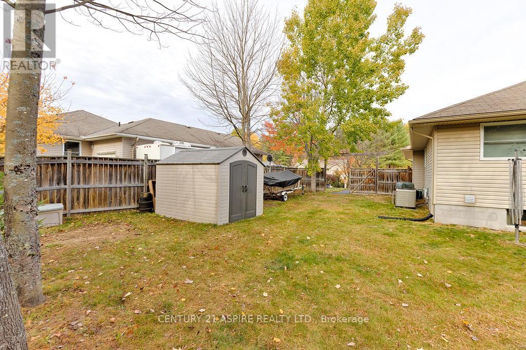 206 Oriole Crescent, Petawawa, Ontario K8H 0A9 - Photo 11 - X12637958