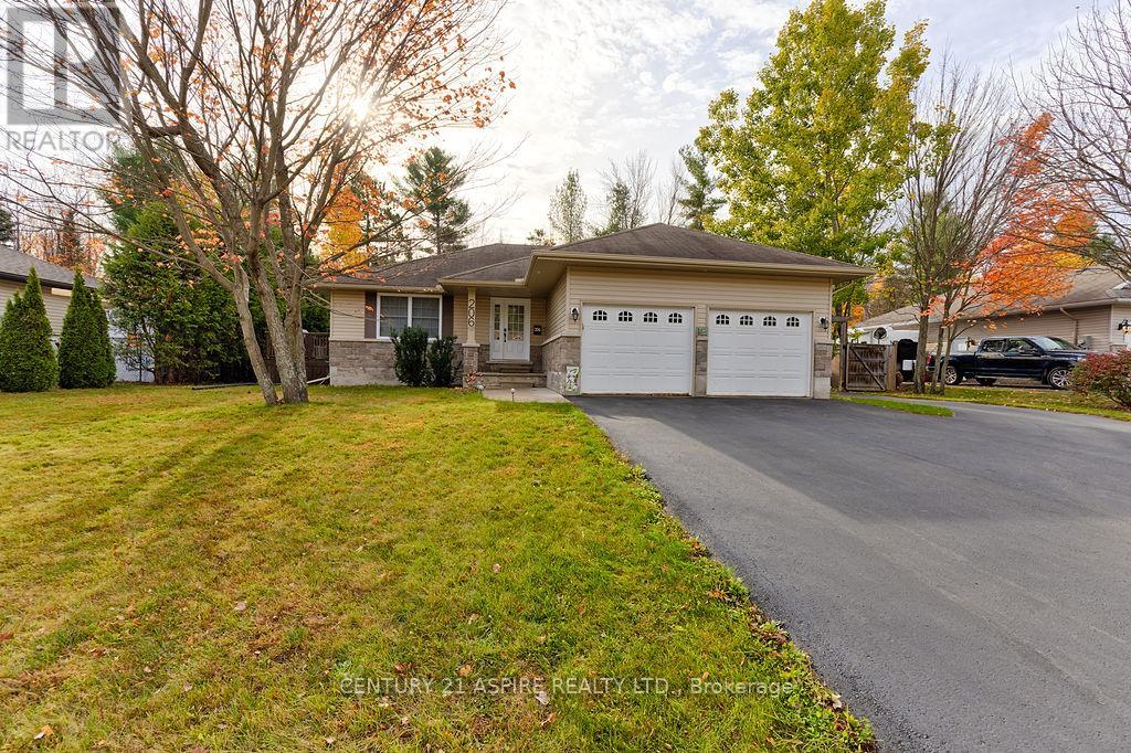 206 Oriole Crescent, Petawawa, Ontario K8H 0A9 - Photo 5 - X12637958