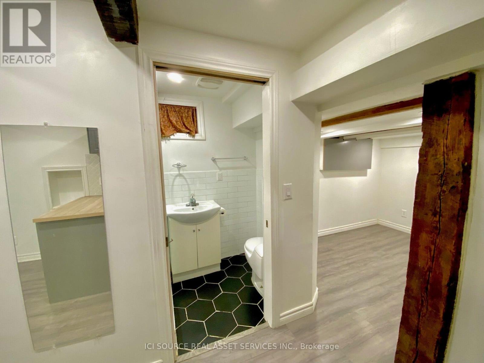 6 - 486 Clinton Street, Toronto (Annex), Ontario  M6G 2Z4 - Photo 4 - C12637960