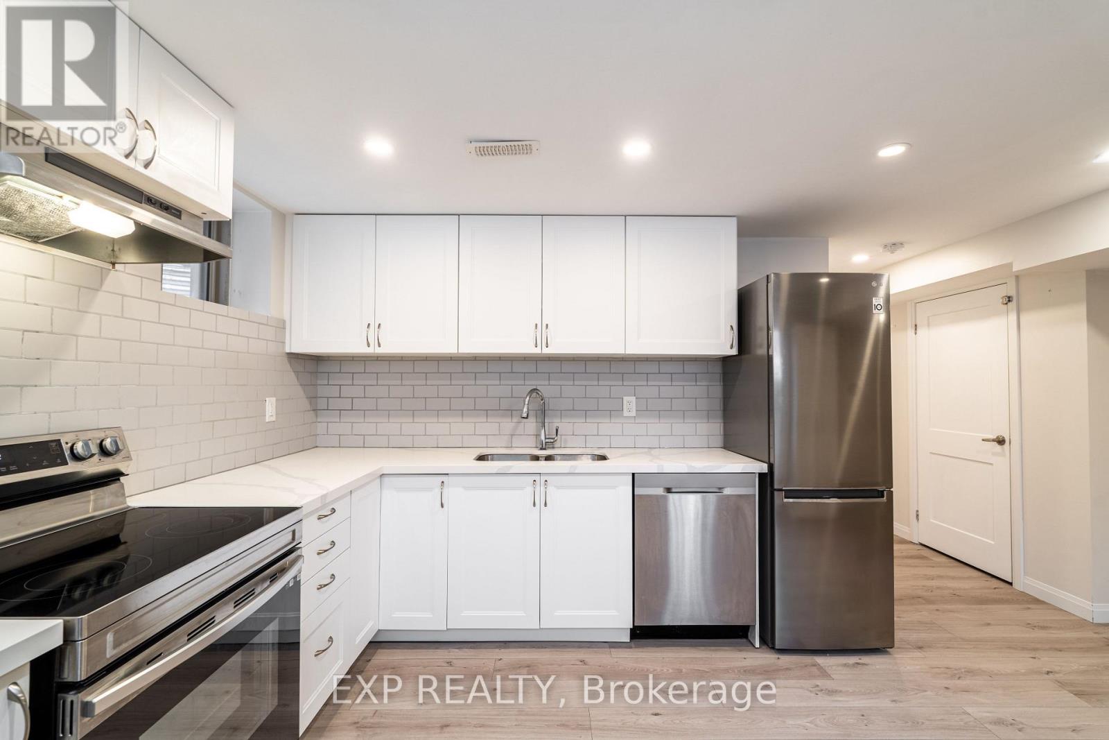 38 Busato Drive, Whitchurch-Stouffville (Stouffville), Ontario  L4A 4V2 - Photo 2 - N12637962