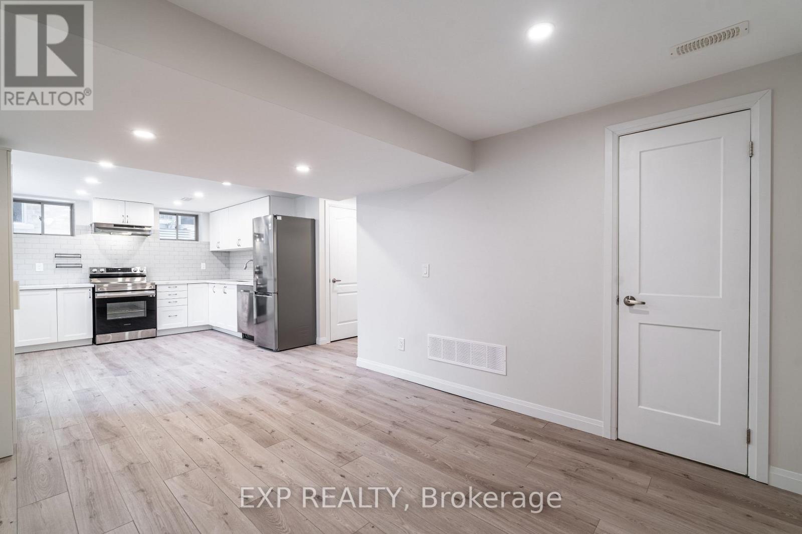 38 Busato Drive, Whitchurch-Stouffville (Stouffville), Ontario  L4A 4V2 - Photo 7 - N12637962