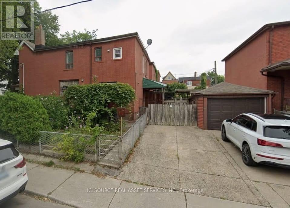 BASEMENT - 29 VIA ITALIA, toronto (corso italia-davenport), Ontario