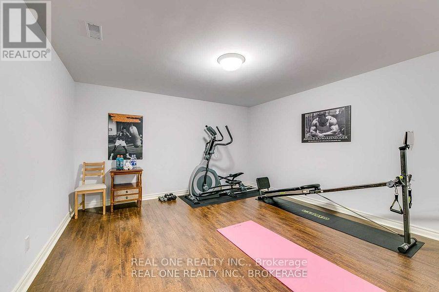 249 Poplar Drive, Oakville (Mo Morrison), Ontario  L6J 4C7 - Photo 32 - W12637982