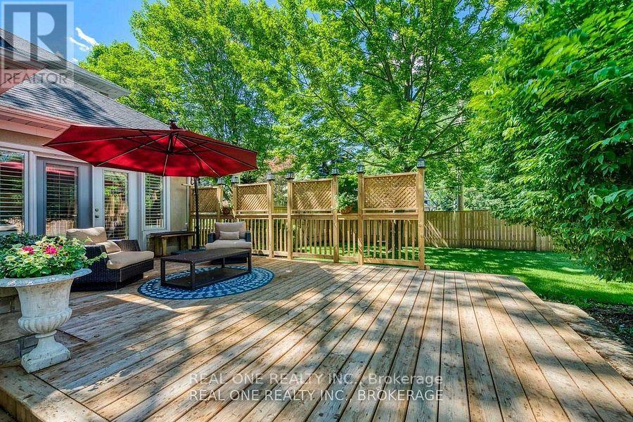 249 Poplar Drive, Oakville (Mo Morrison), Ontario  L6J 4C7 - Photo 39 - W12637982