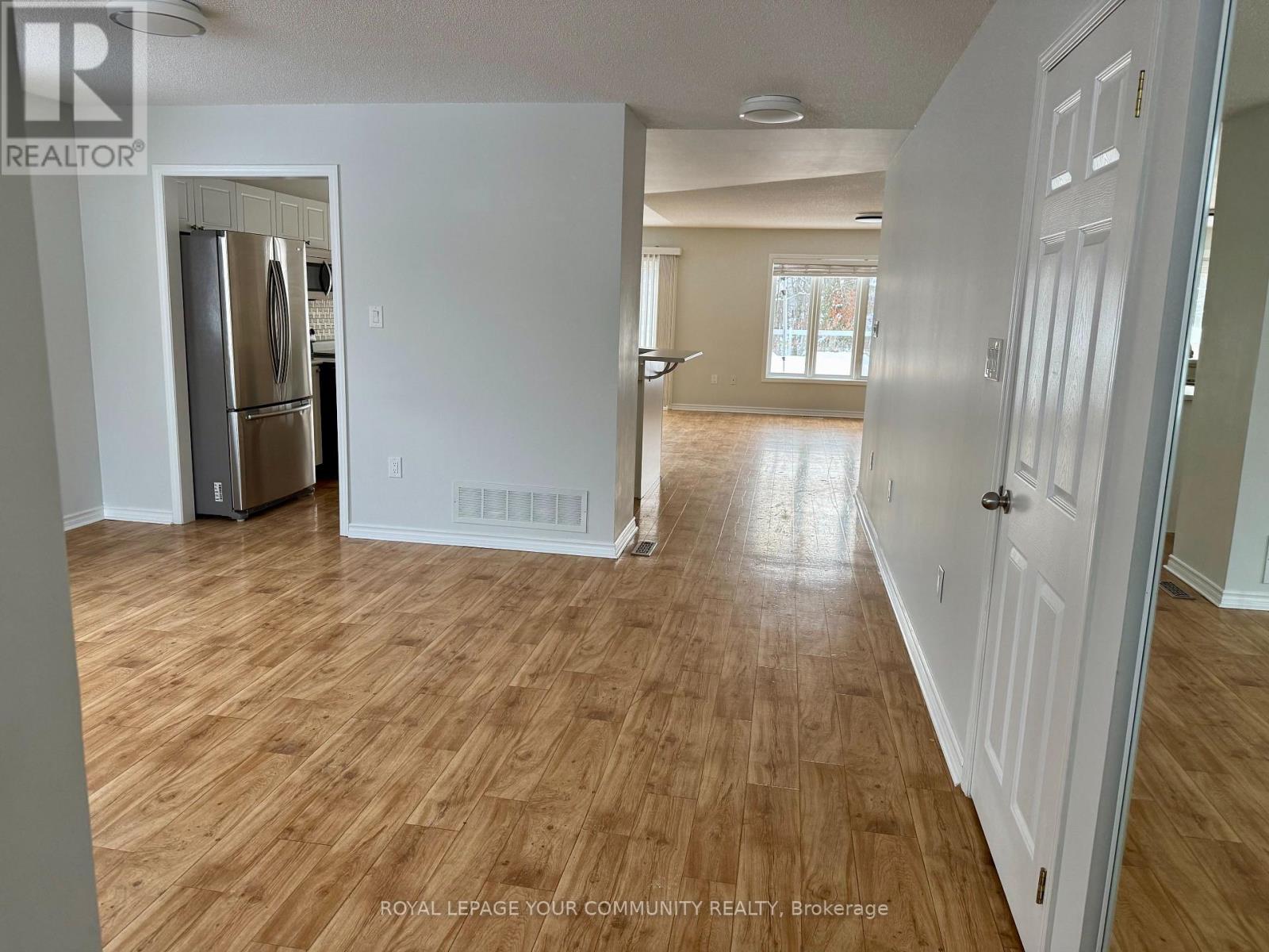 Main Floor - 24 Sun King Crescent, Barrie, Ontario  L4M 7J9 - Photo 14 - S12636828